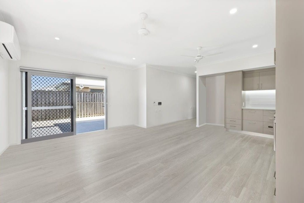 15   Henley Cl 2 - Living to Patio
