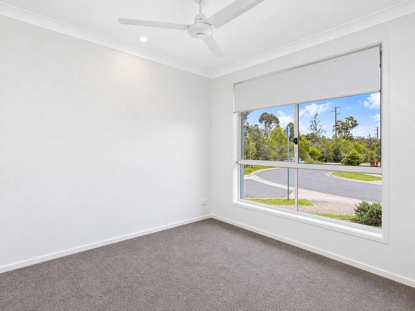 2 bradman-drive-woongarrah-21-front-bedroom-with-street-outlook