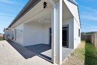 16   Henley cl 2 - Patio