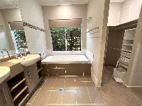 D052CC81 A9A9-439E-906C-A72B219572CC