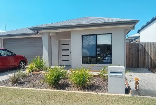 NAR 09TTst-facade no logo