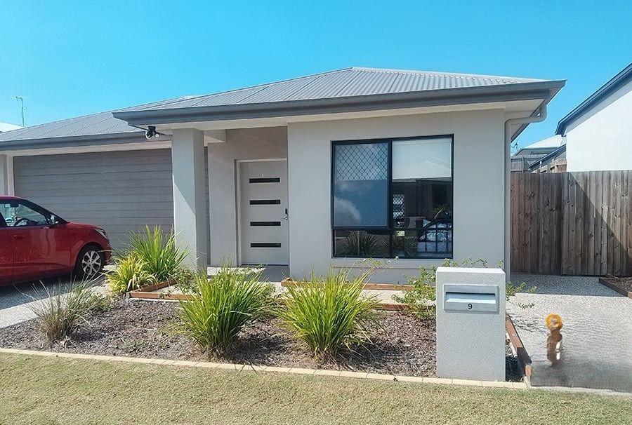 NAR 09TTst-facade no logo