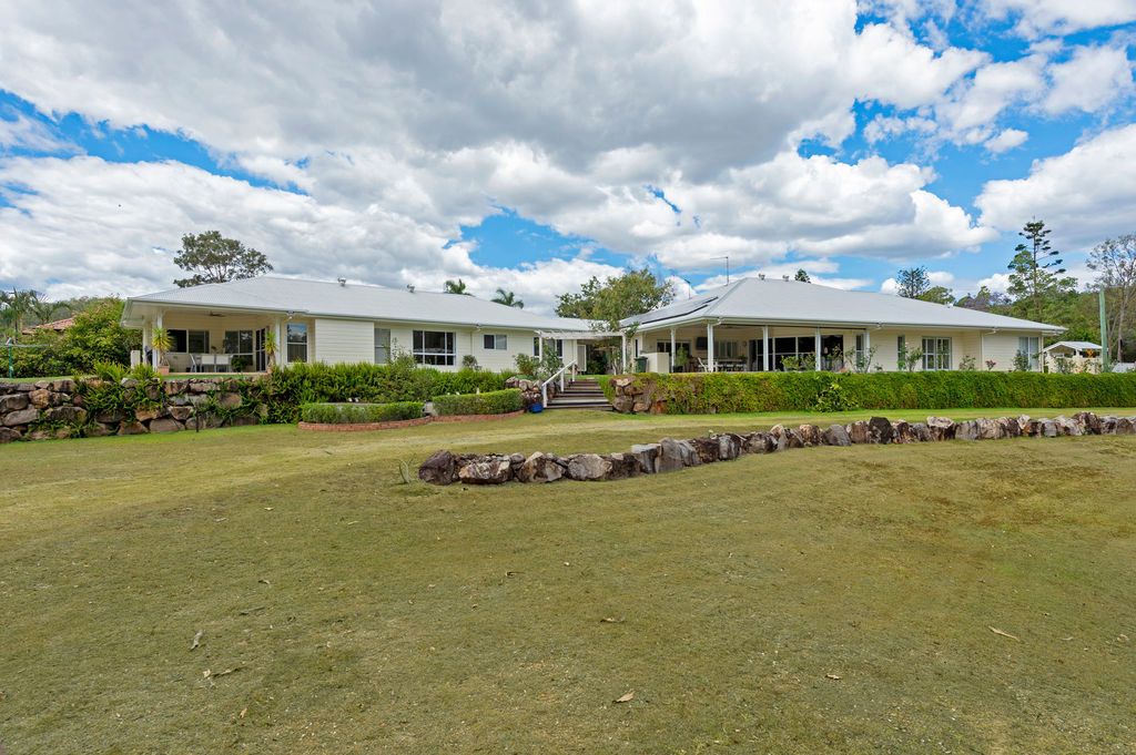 008 Open2view_ID657621-198_Bahrs_Scrub_Road page 1