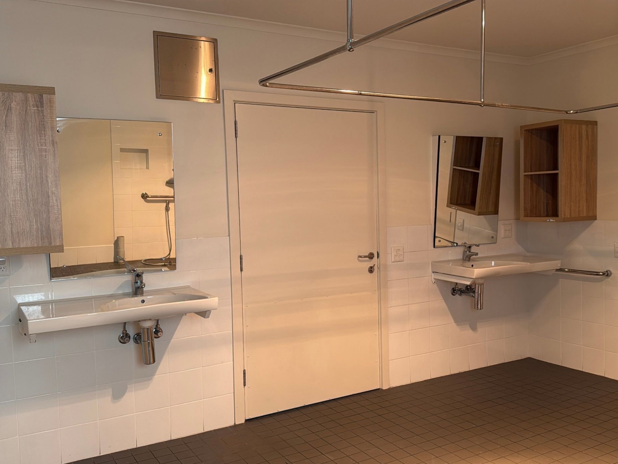 1 52 Foster Street - bathroom 4