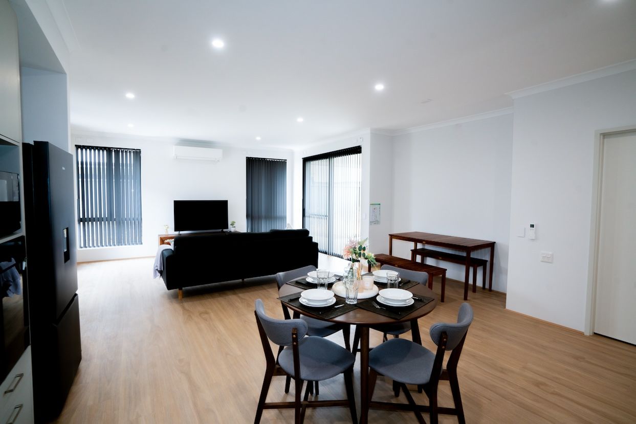 Furniture image 9 bloomfield 4