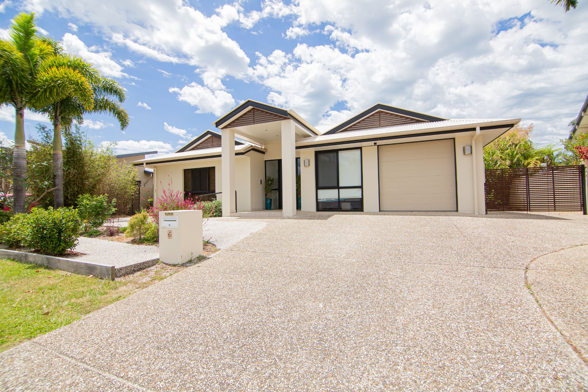 Fulmar Crescent Banksia Beach LRG   001