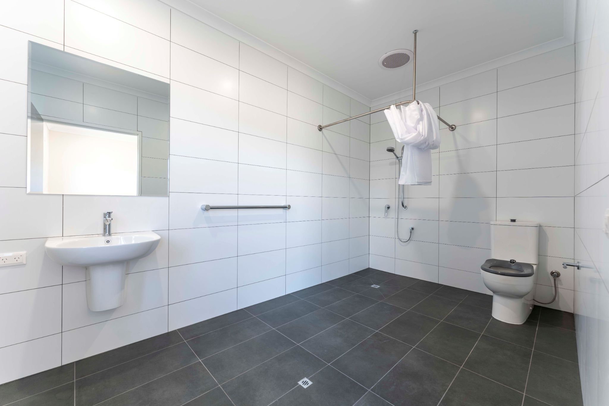 15 Grafton Wy  Hilbert WA 6112-16