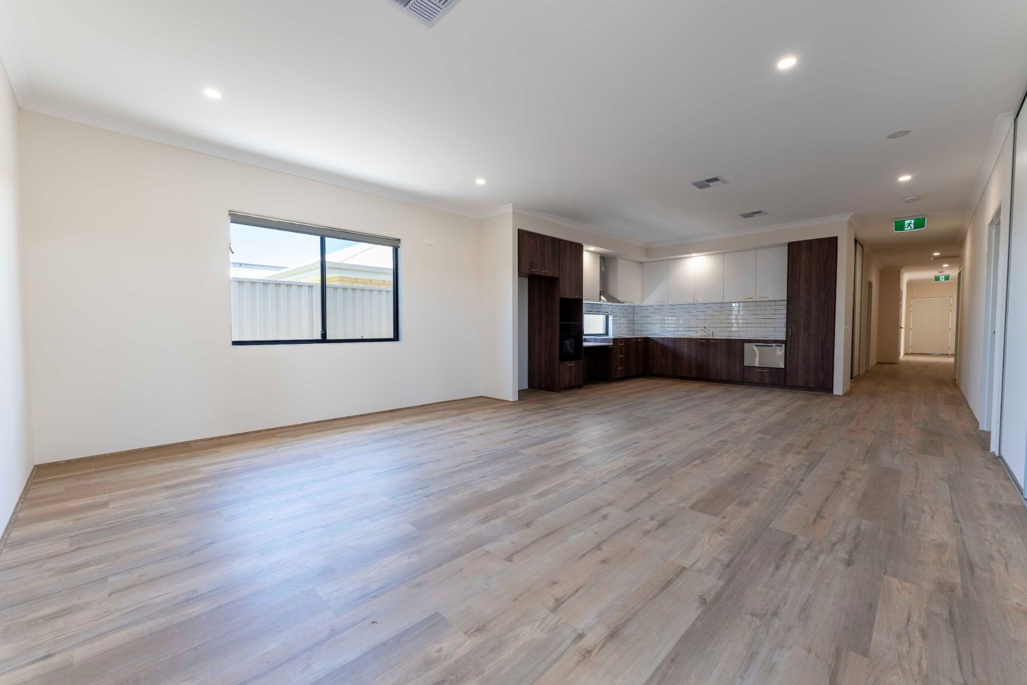 15 Grafton Wy  Hilbert WA 6112-18