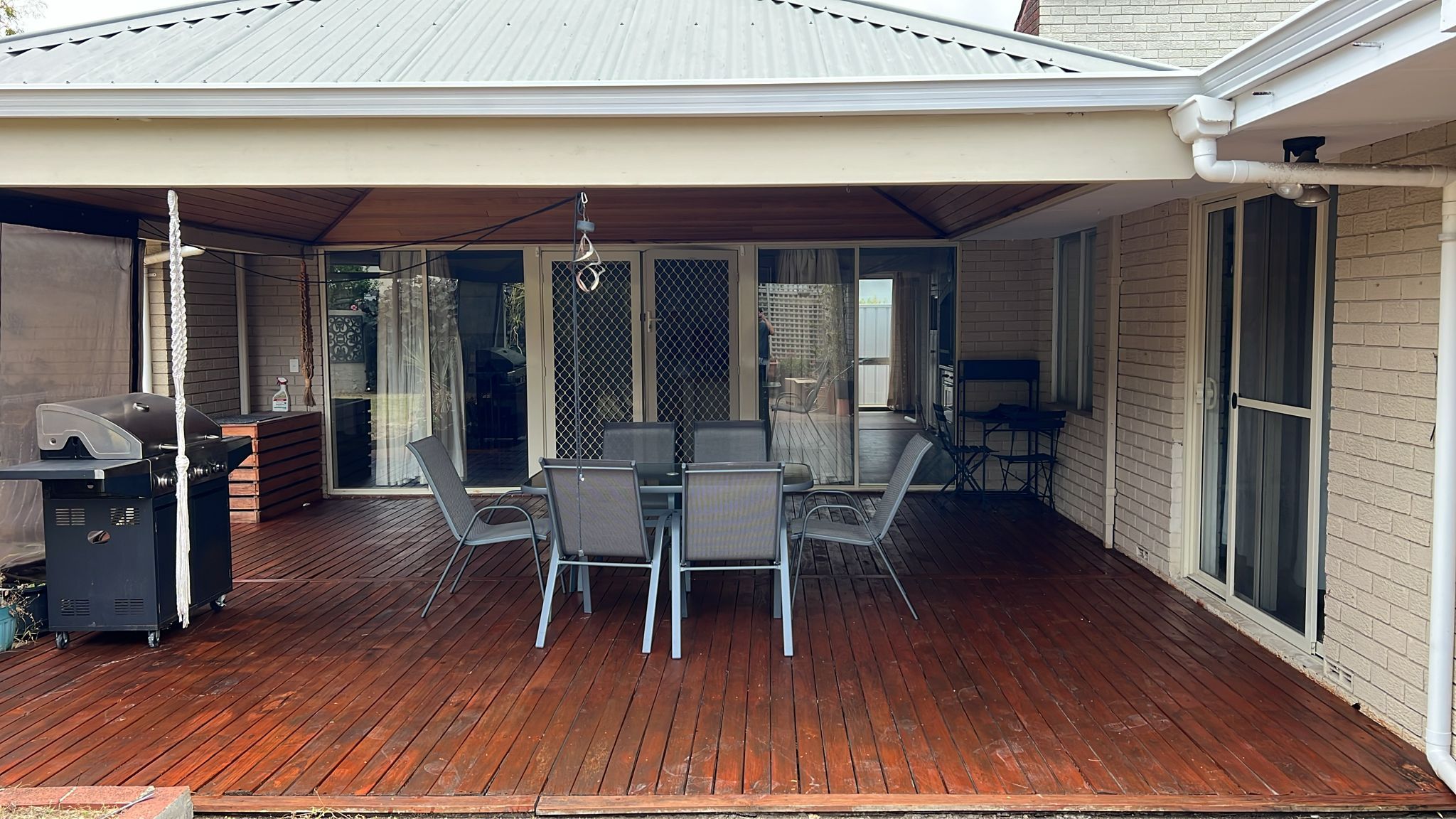 Duncraig Outside Area