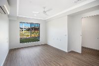 010 Open2view_ID815869-19_Portrush_Avenue