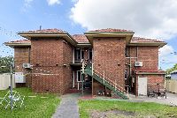 SIL012 LR-MAYFIELD2-bathroom-exterior3