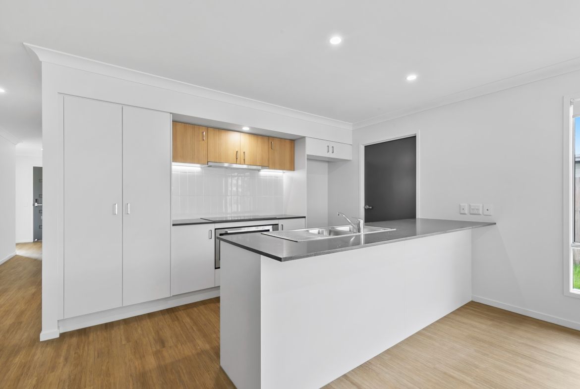 2   Gentle Rain Crct 30 - Kitchen