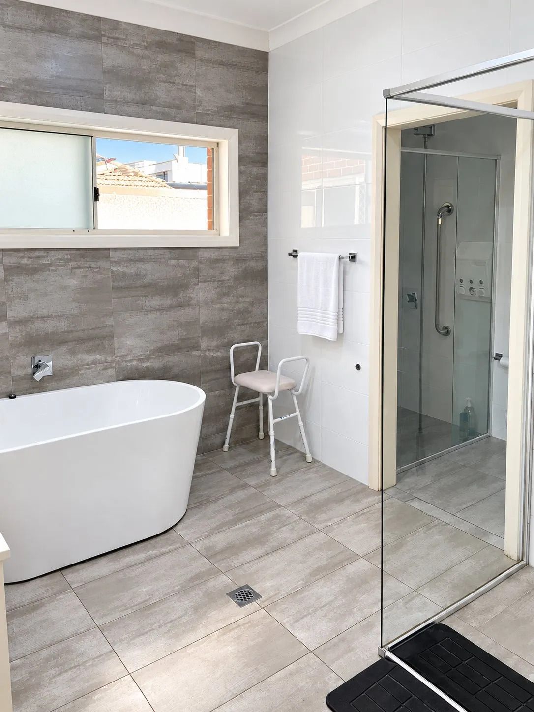 disability housing-kings-park-accessible-bathroom