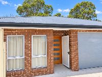 kings park-sil-home-front-entry