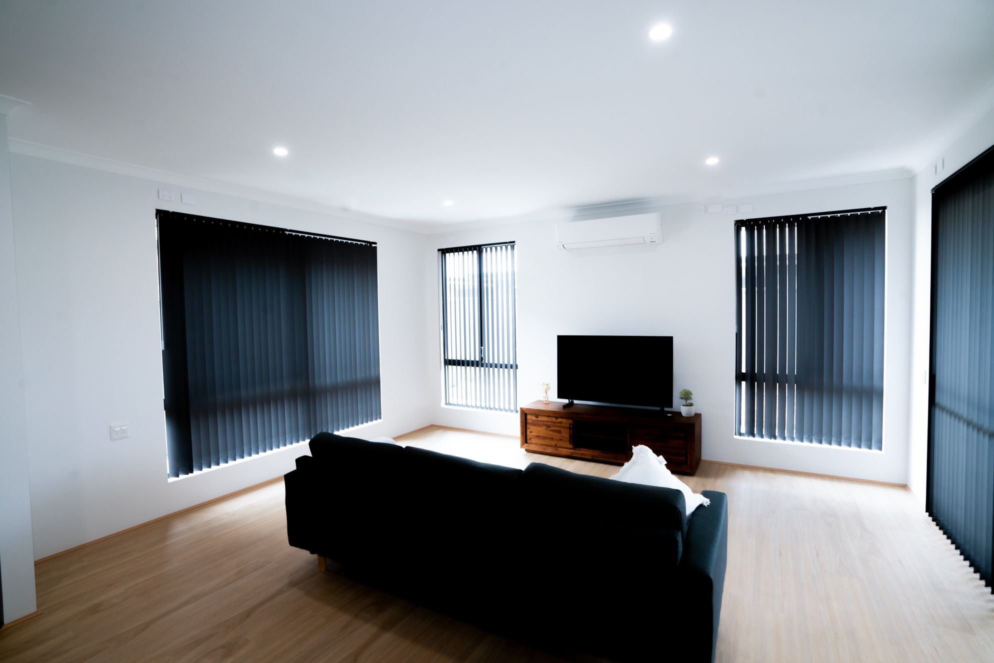 Furniture image 9 bloomfield 3