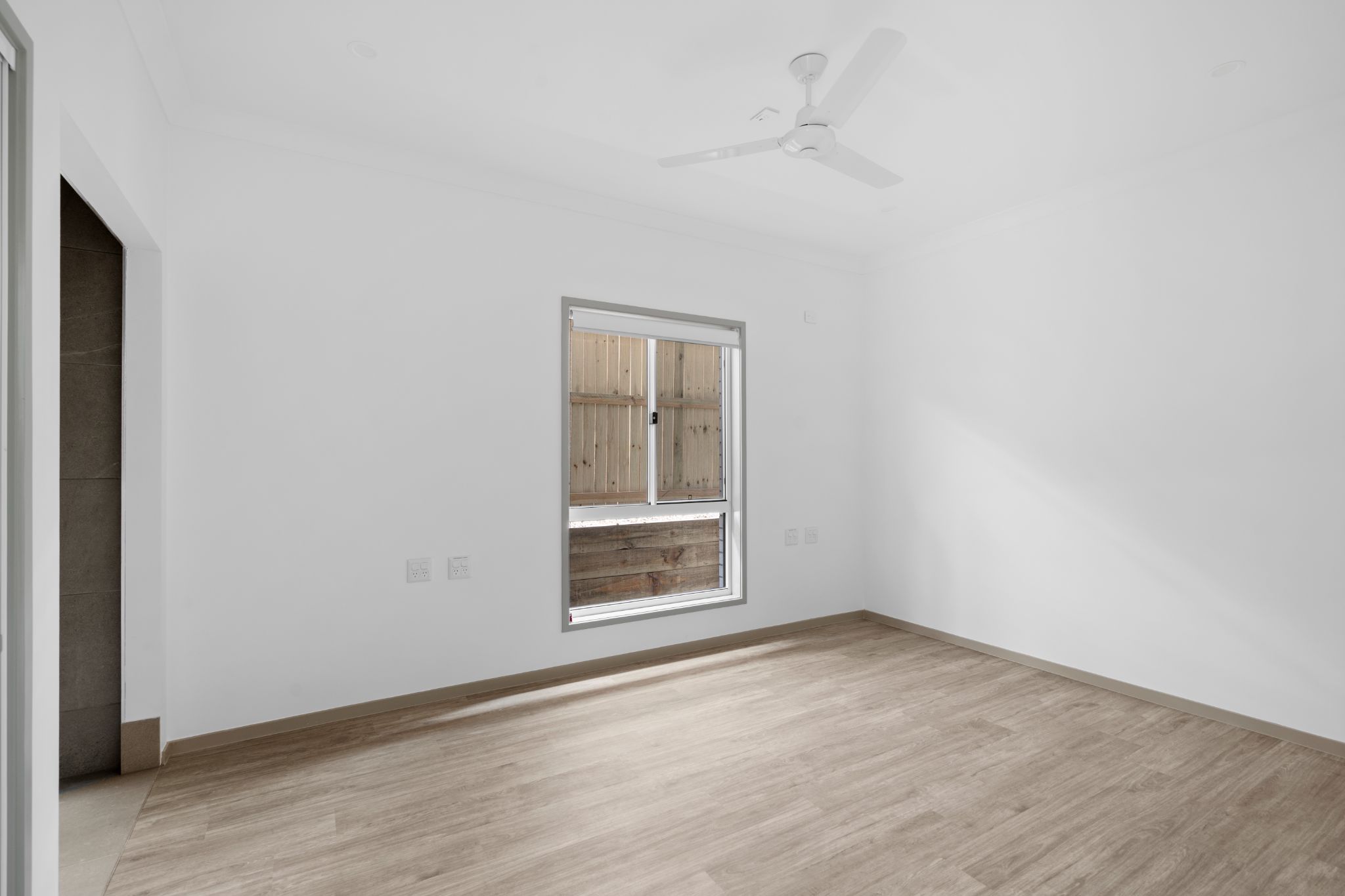 008 Open2view_ID999346-23_Brentwood_Street