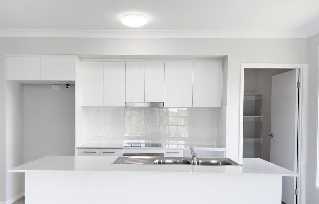 Home Carer s Alliance Sutherland St Gleneagle - kitchen and pantry