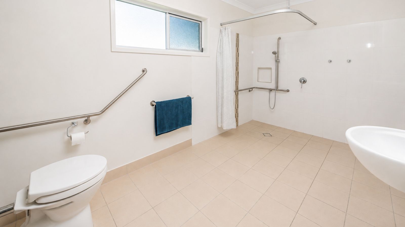 norman gardens-dax40268P-accommodation-01-l
