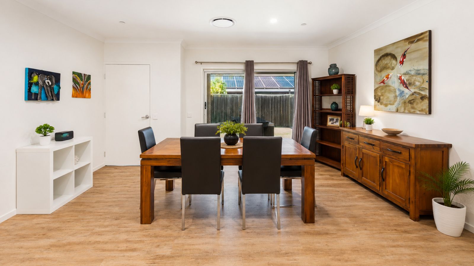 norman gardens-dax40268P-accommodation-03-l