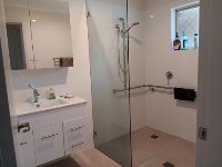 Rainbow Haven   Bathroom 2