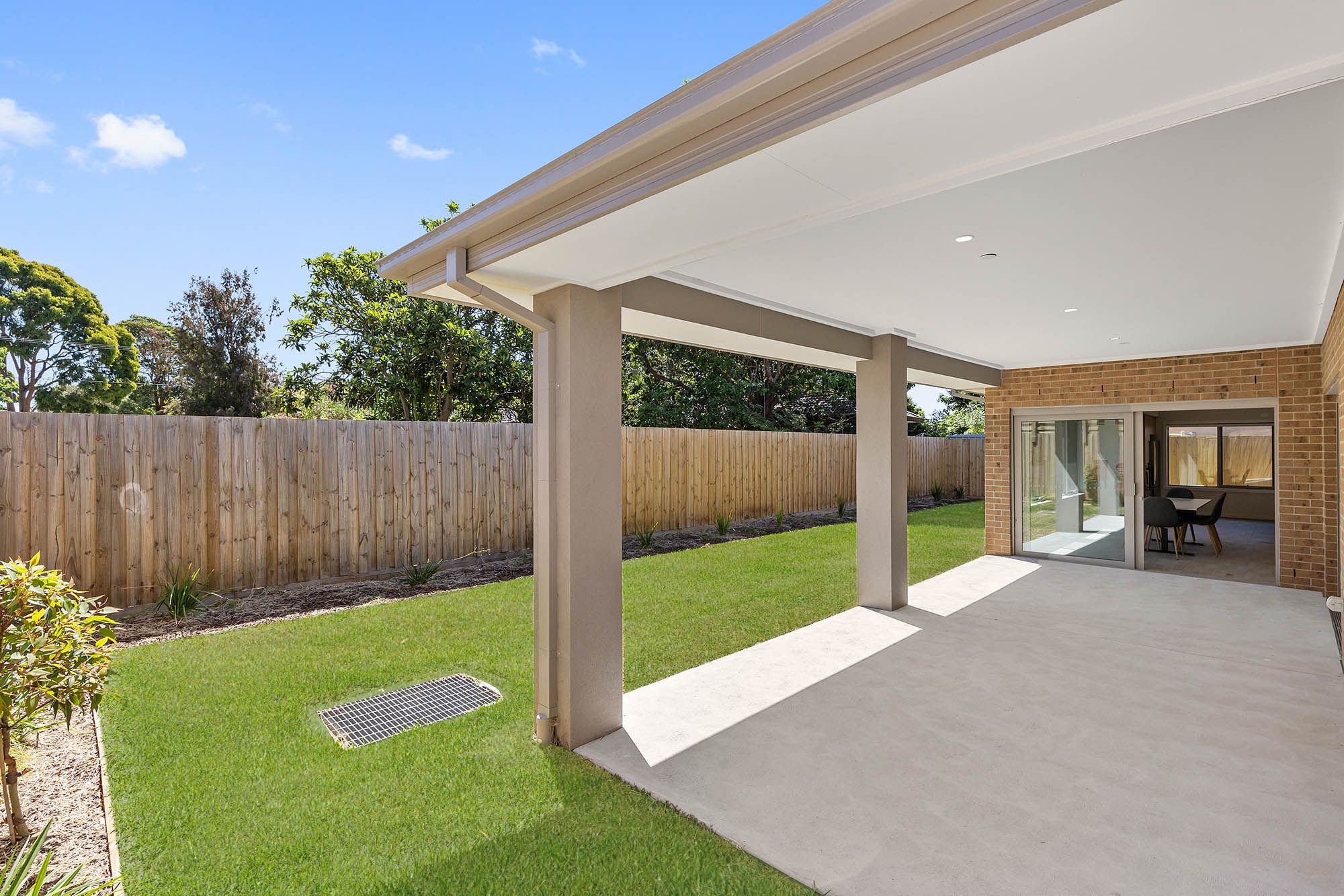 King   Dwelling 2 Backyard 2 LR No Logo