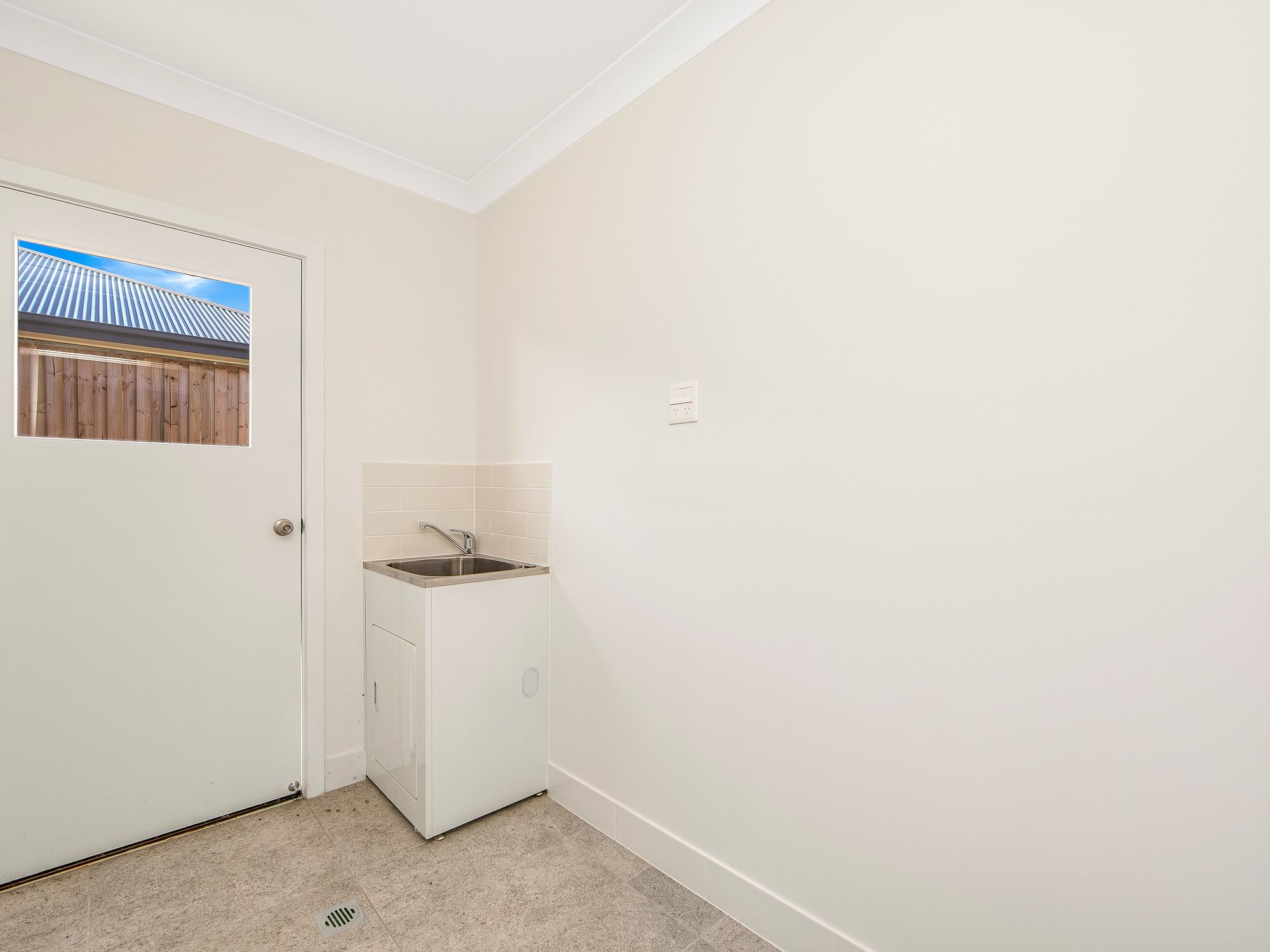 015 Open2view_ID956655-31_Pillar_Street[1]