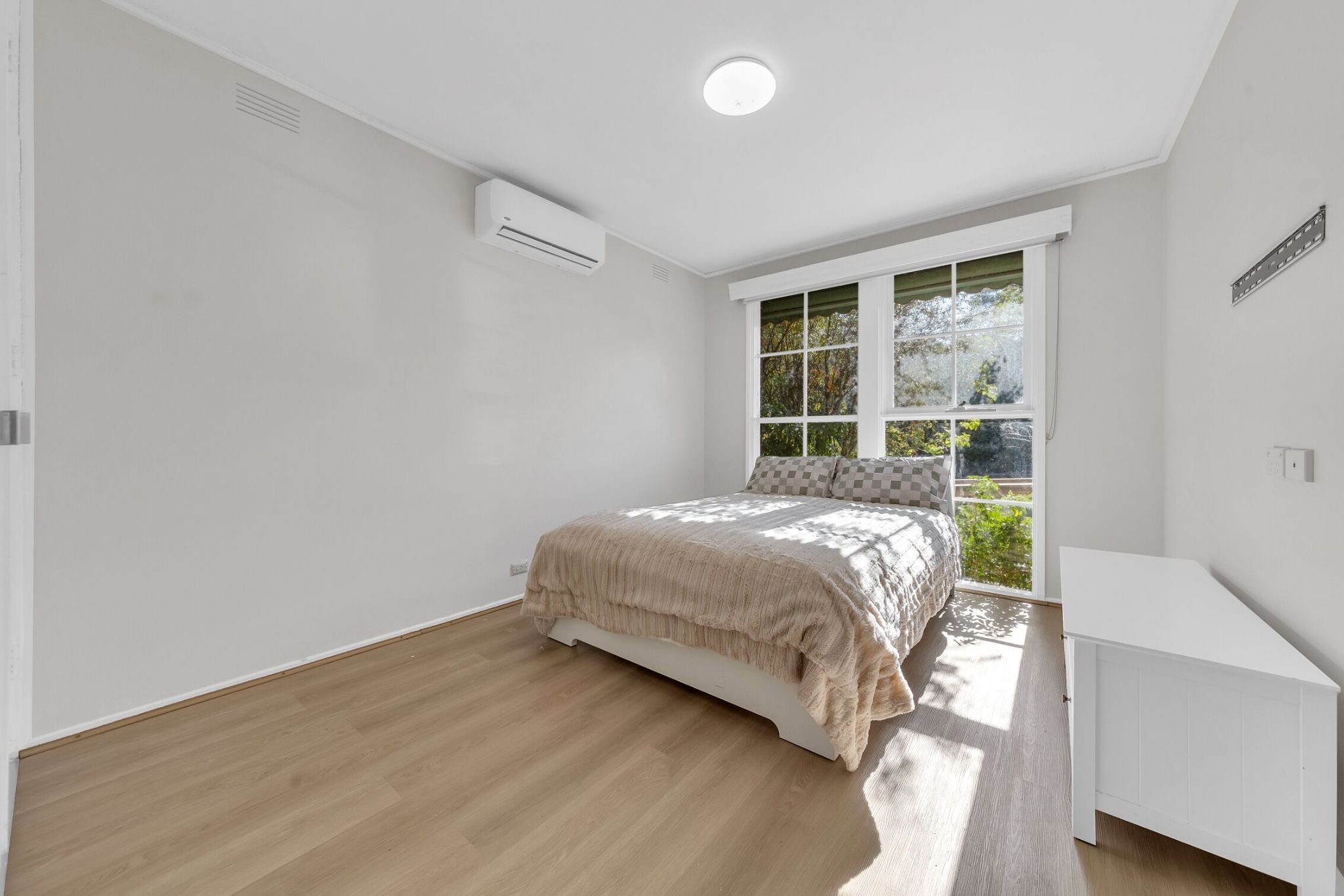 IMG 7750_WITH_GRASS-min_optimized_1000