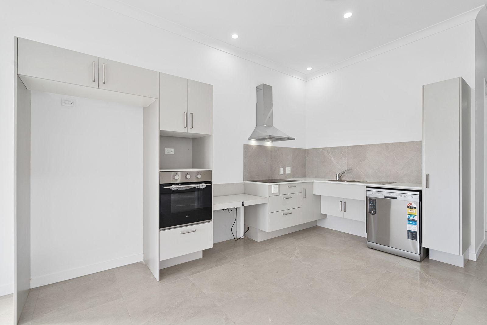 003 Open2view_ID990158-24_Mahogany_St_Newtown