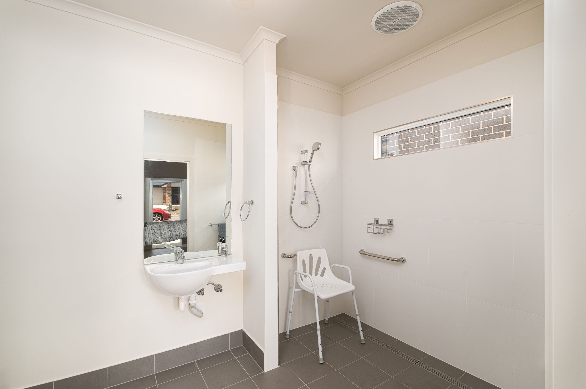 Bedroom 1c BathroomB