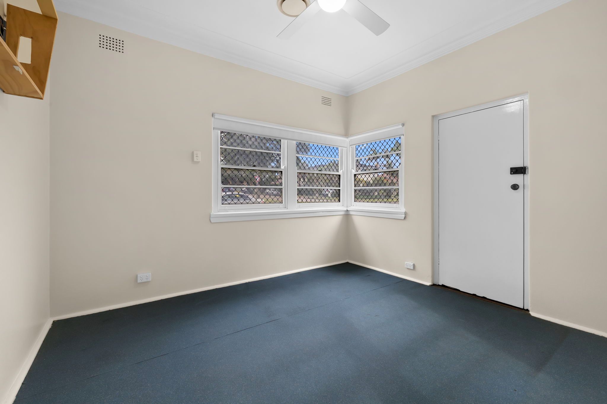 2 web-or-mls-7-trickett-rd