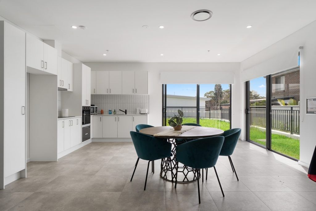Pendle Hill living and kitchen