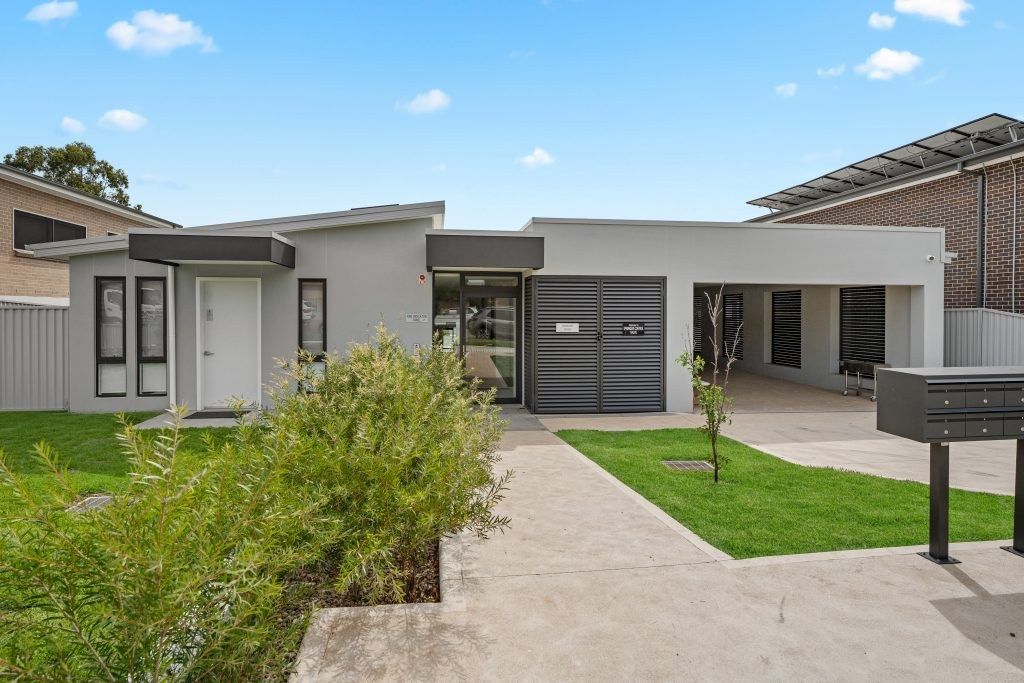 Pendle Hill villa 01