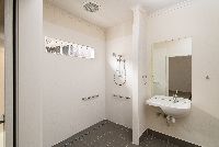 Bedroom 2e BathroomB