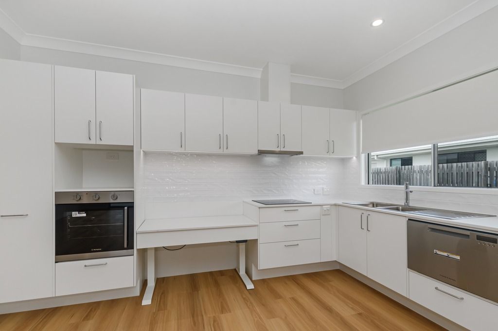 2   Velasco St 6 - Kitchen