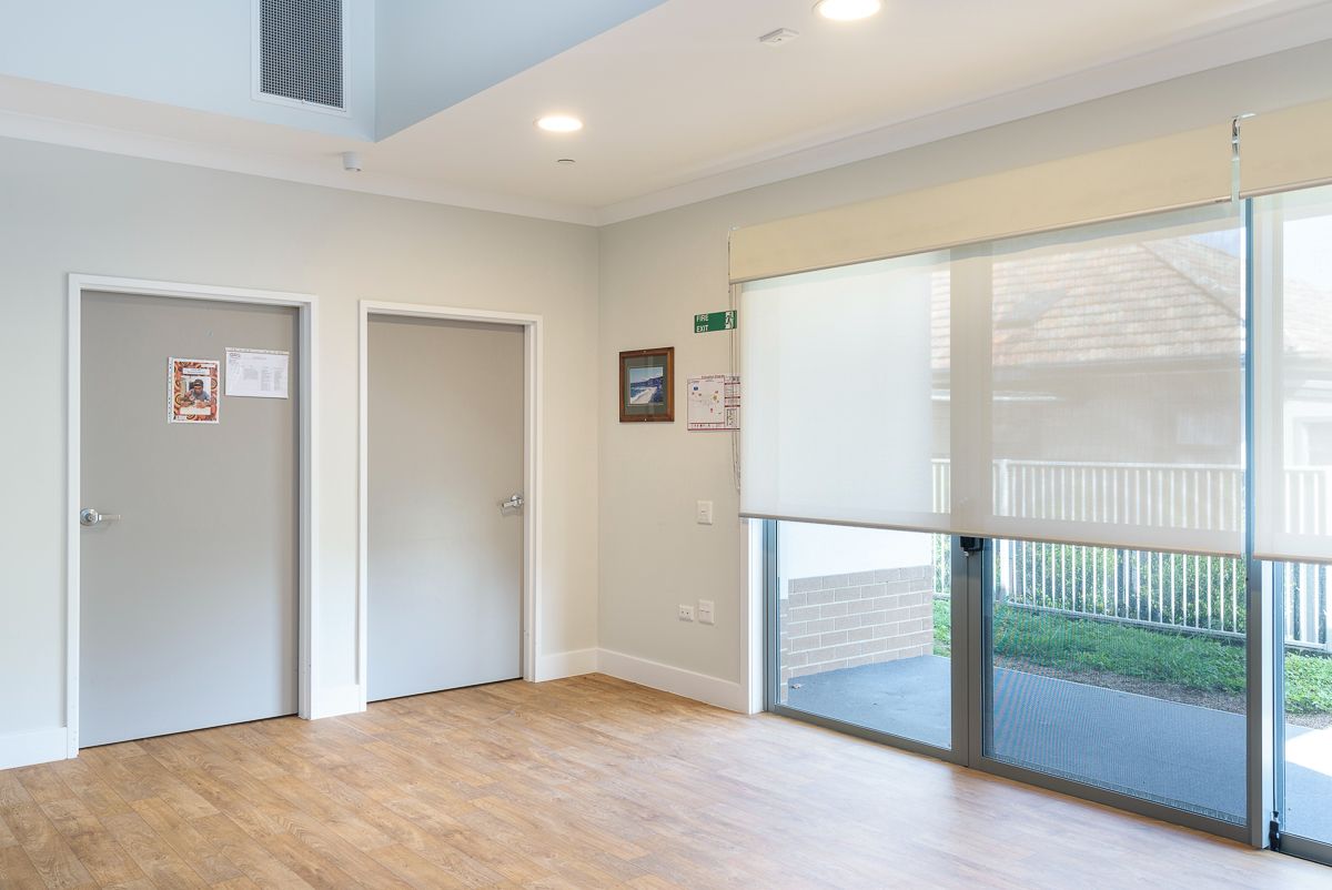 09 LR-SILL040_fern bay_living_bedroom1