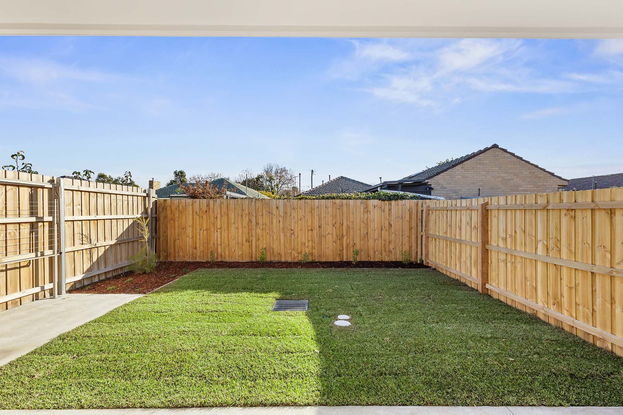 Houston   Backyard 4 LR No Logo