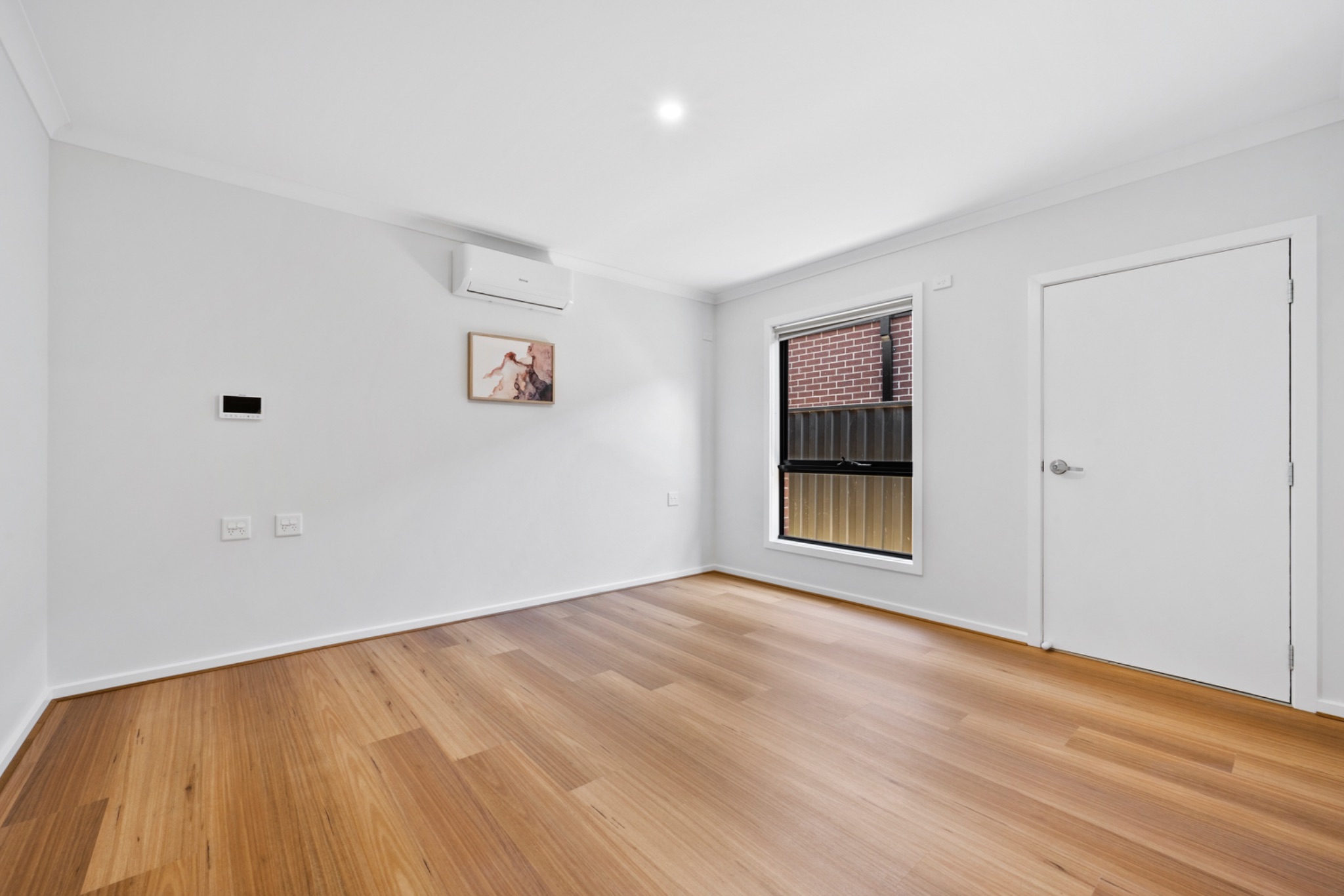 003 Open2view_ID862029-