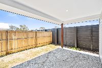 011 Open2view_ID915707-67_Sunny_Crescent