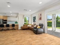 Shortland (20330)_Living