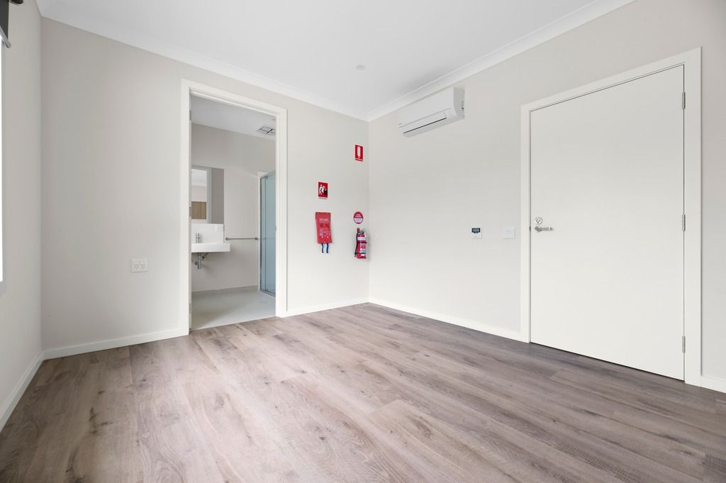 Front Living  12 Smith Avenue Noble Park 024_1024