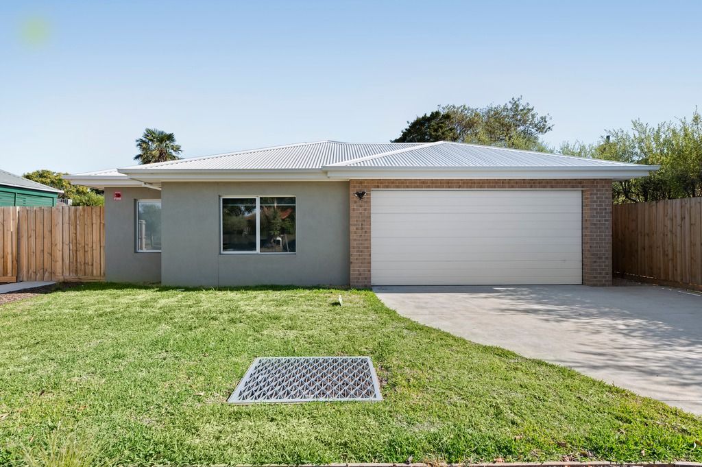 Front 12 Smith Avenue Noble Park 001 (1)_1024