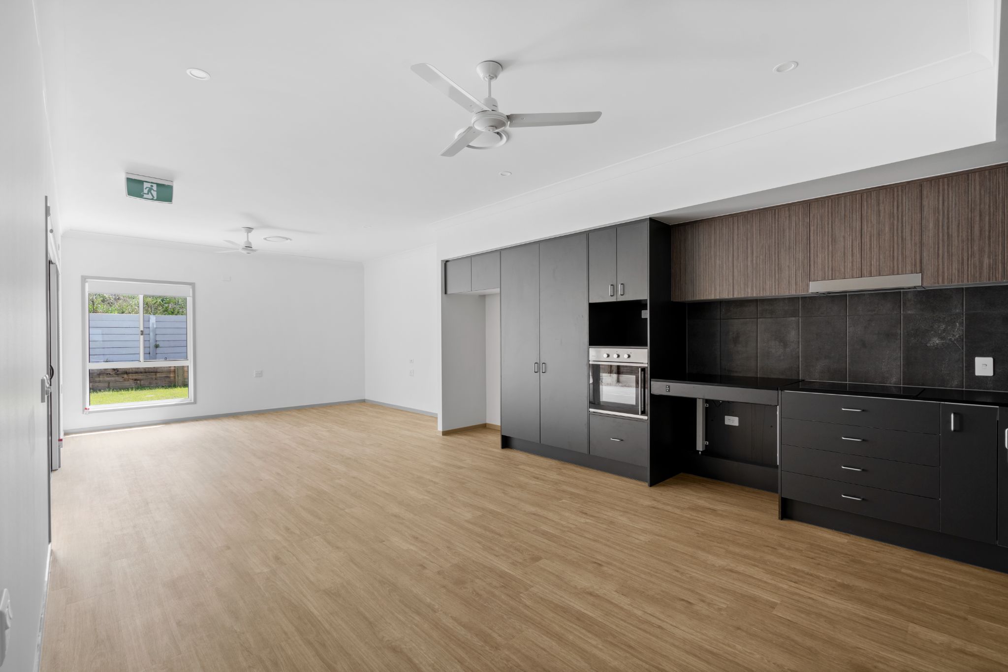 010 Open2view_ID999346-23_Brentwood_Street