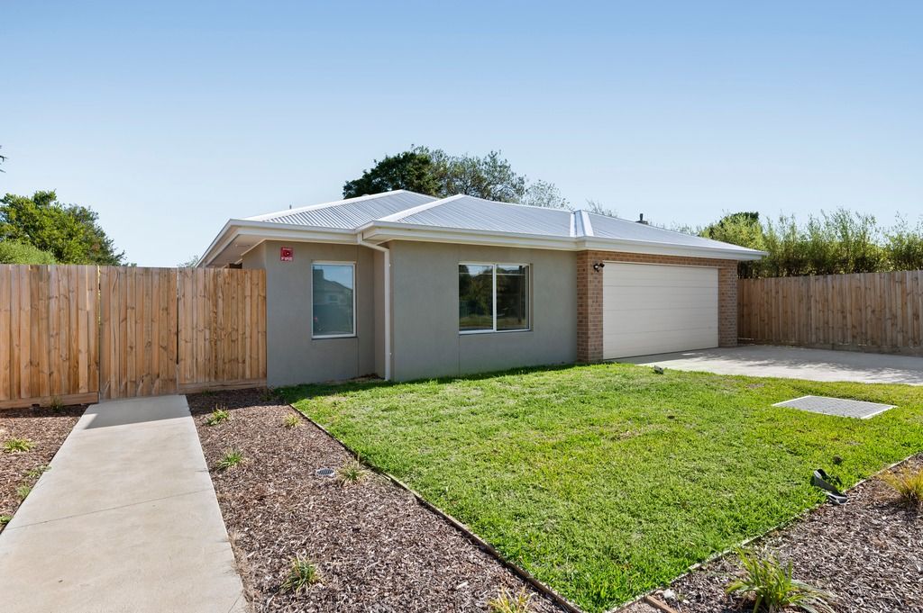 Front 12 Smith Avenue Noble Park 001 (2)_1024