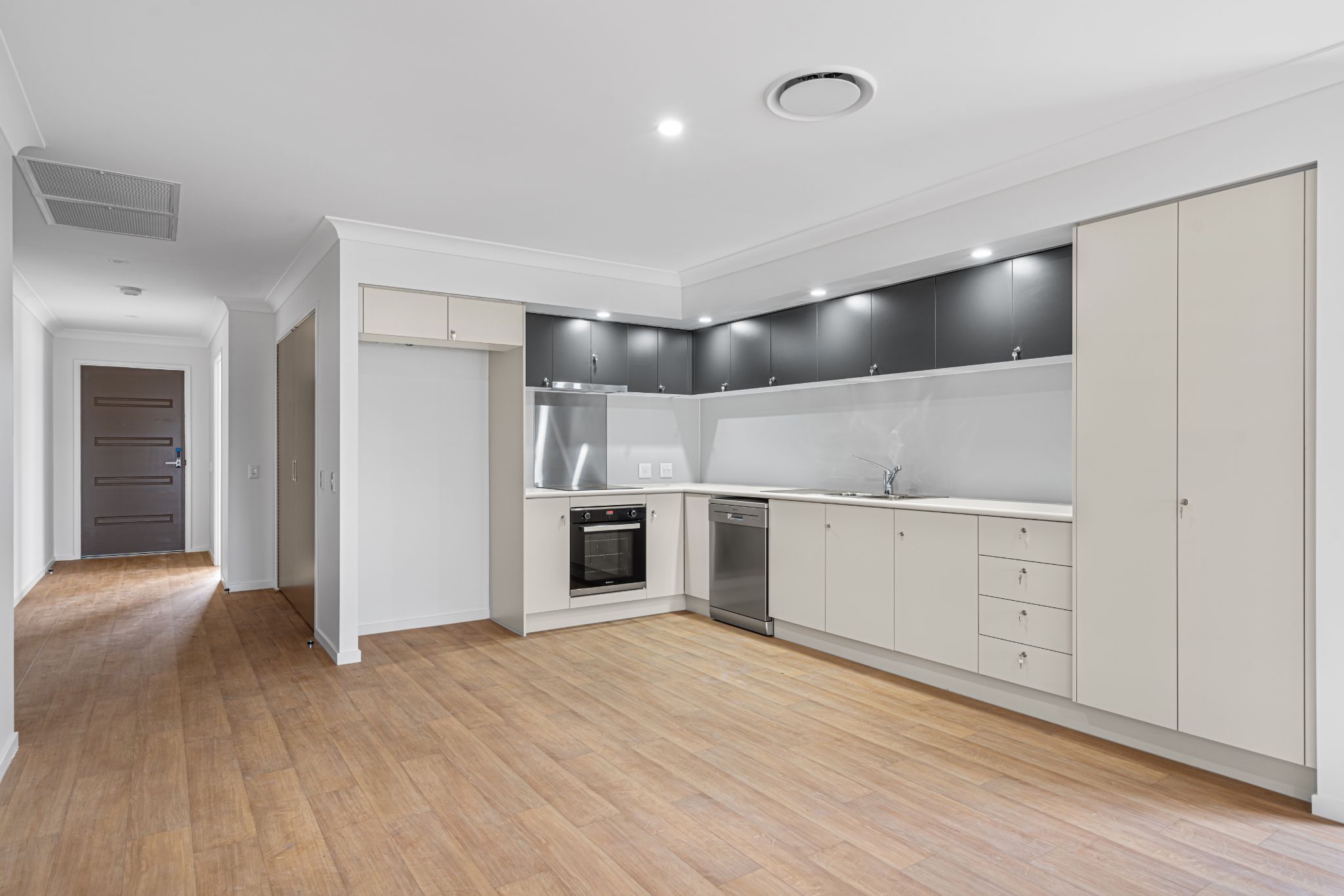 003 Open2view_ID900077-42_Cypress_Circuit__Fernvale