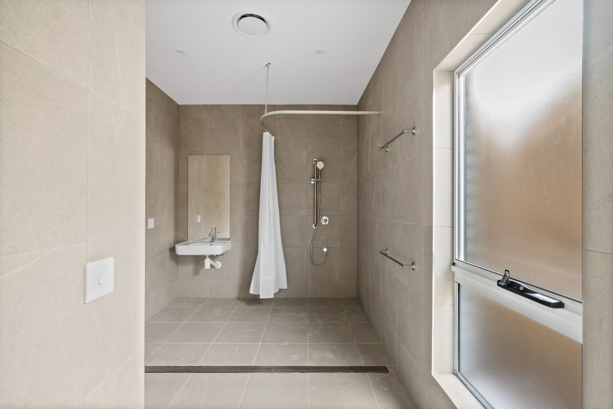 009 Open2view_ID999346-23_Brentwood_Street