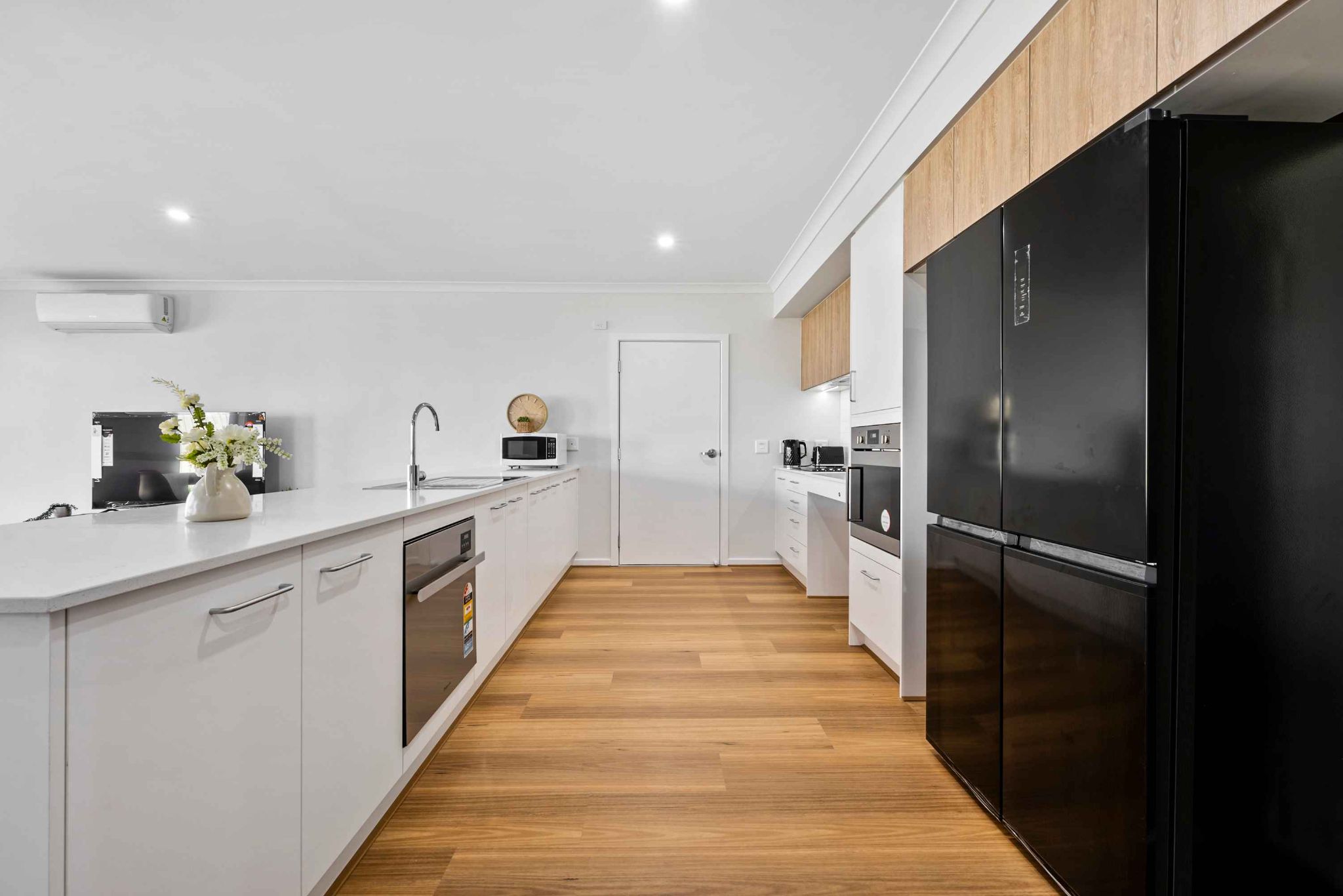 005 Open2view_ID862029-11_Ballad_Street_5_11zon