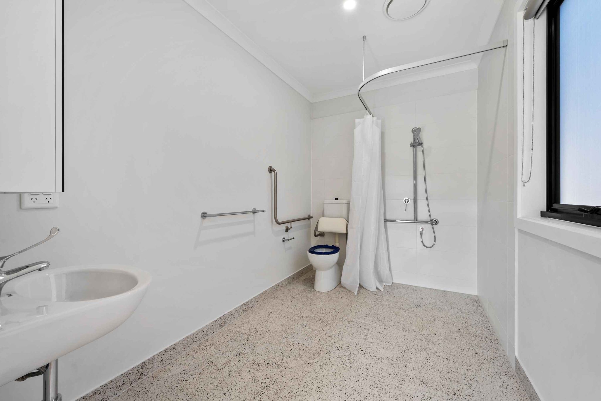 002 Open2view_ID862029-11_Ballad_Street_2_11zon