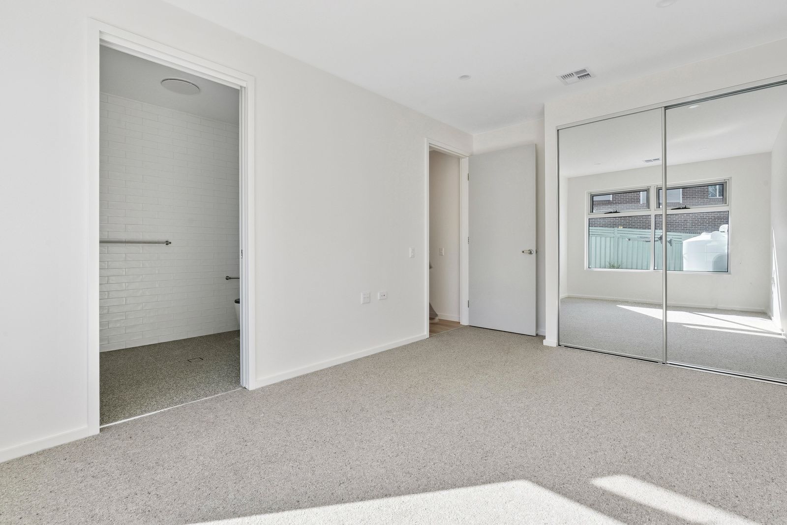 014 Open2view_ID959605-1_35_Ainsworth_Street__Mawson