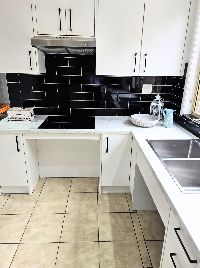 1 3 Eschol Park_inside_025