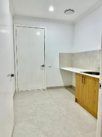 8a Large Laundry